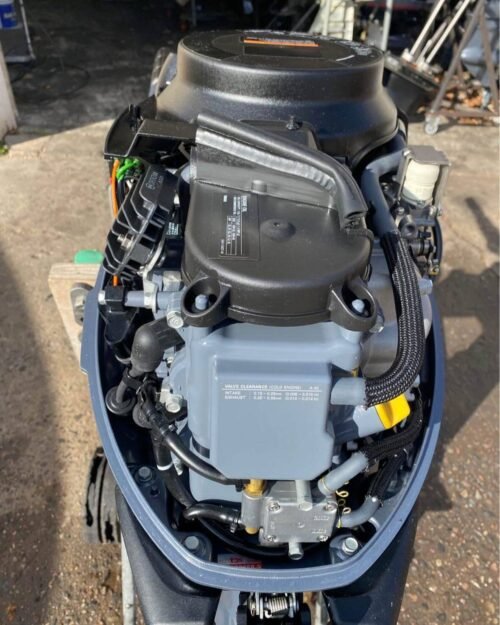 Used Yamaha 20 HP 4-Stroke Long Shaft Tiller Outboard Motor - Image 3