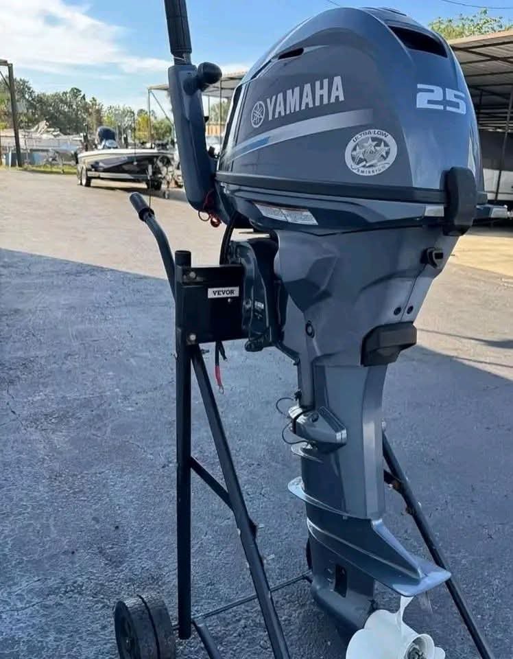 2022 Yamaha F25 25HP 4-Stroke EFI Outboard Motor 2022 Yamaha F25 25HP 4-Stroke EFI Outboard Motor